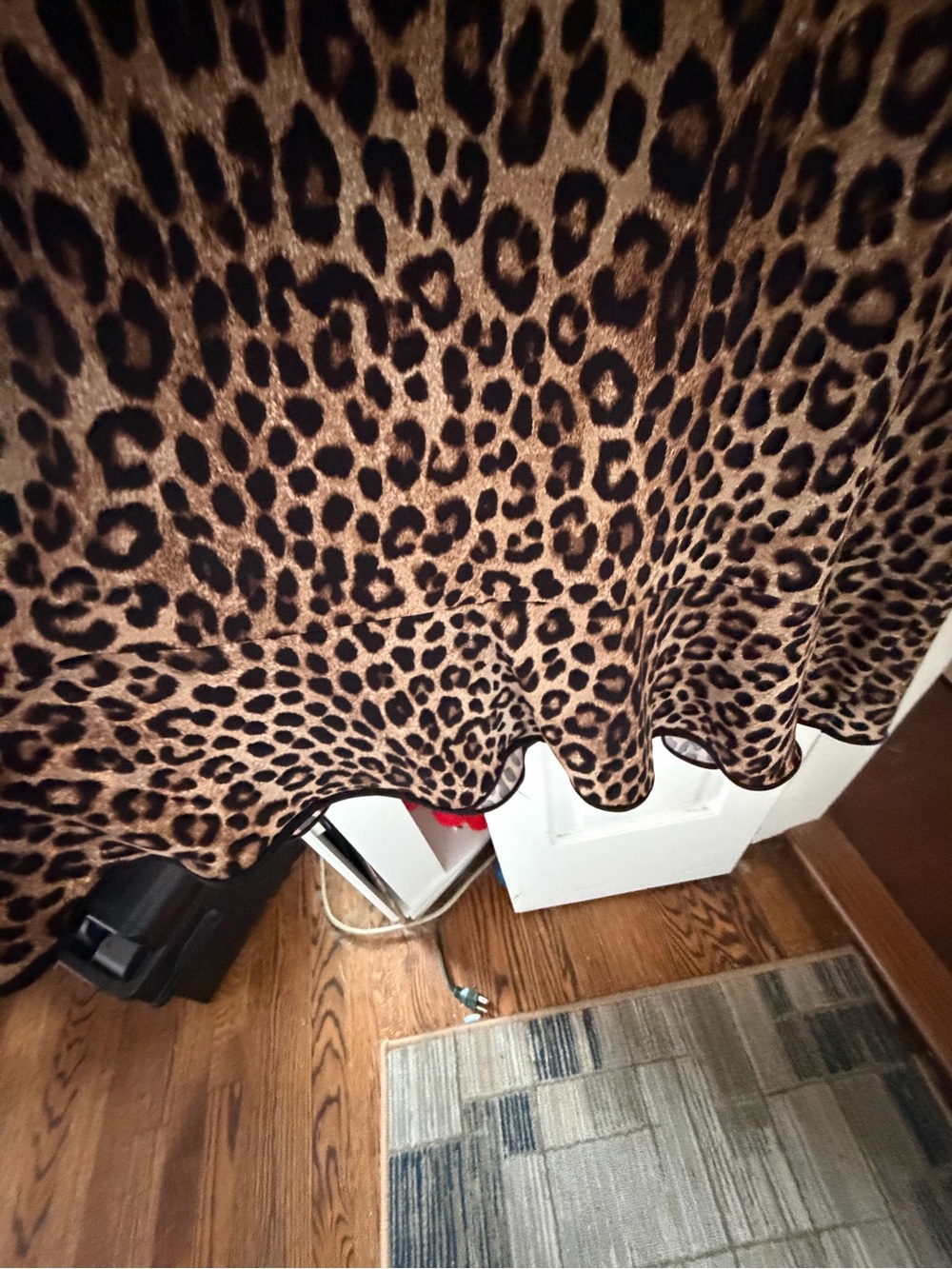 Michael Kors leopard print dress w Ruffle Bottom, L/P, like new - Picture 5 of 10